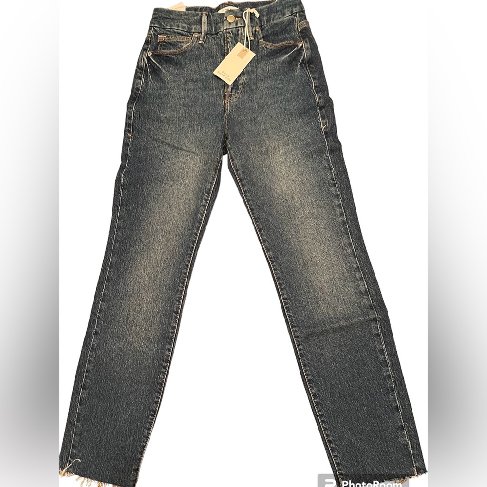GOOD AMERICAN JEANS IN A SIZE 00 NWT !